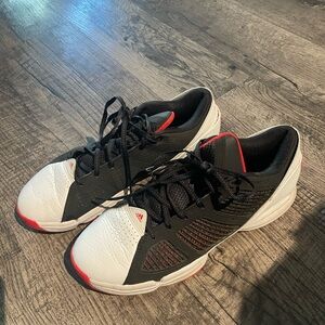 Adizero Rose 1.5 Low Restomod Basketball Shoes